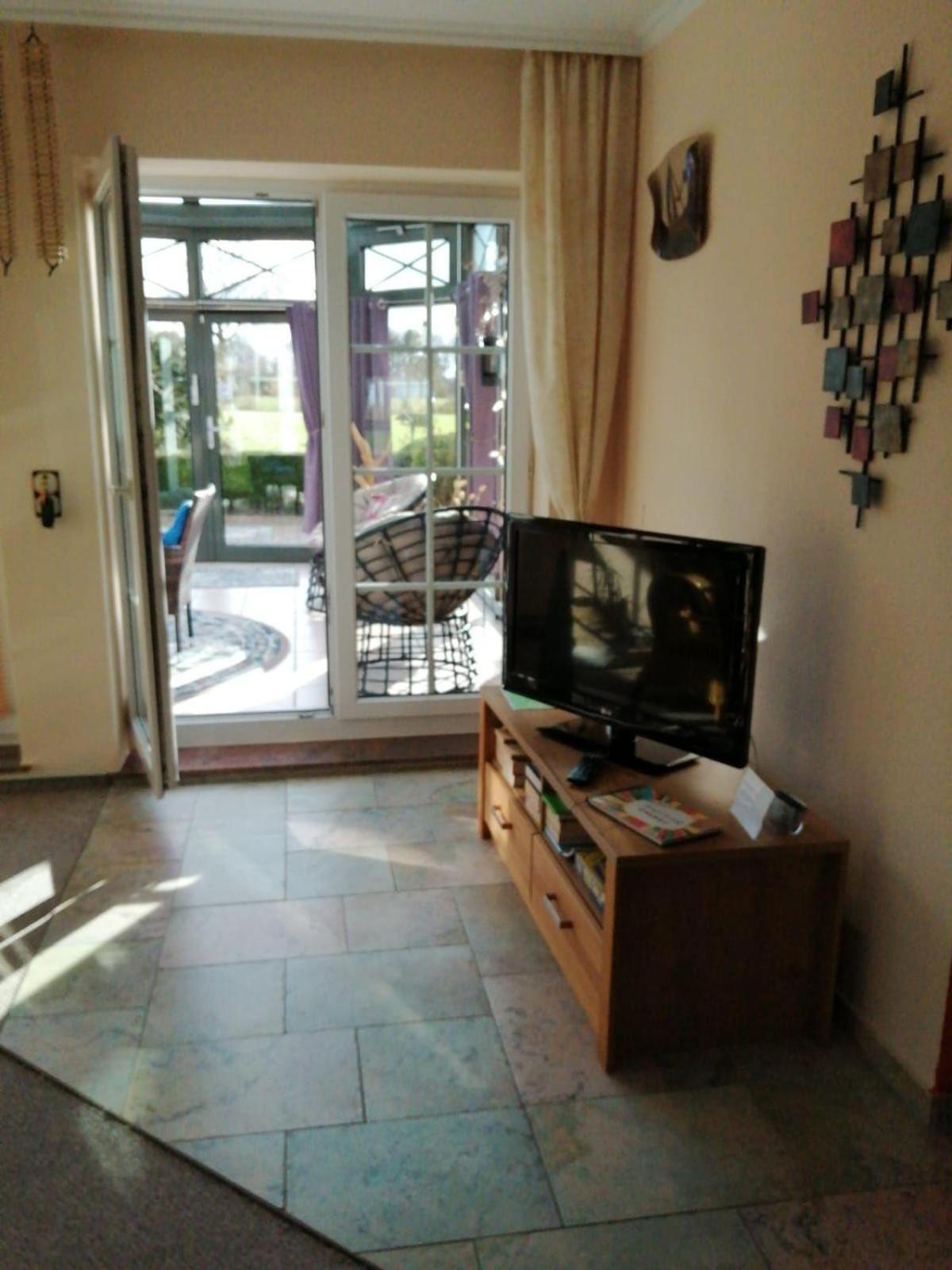 Haus-Schiffer-Ferienwohnung-Lilli Rhauderfehn Buitenkant foto